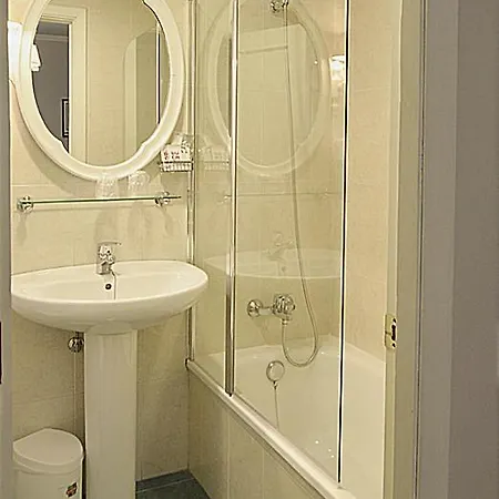 Tres Carabelas Hotel Baiona