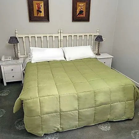 Hotel Tres Carabelas 2*