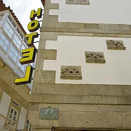 Tres Carabelas Hotel Baiona